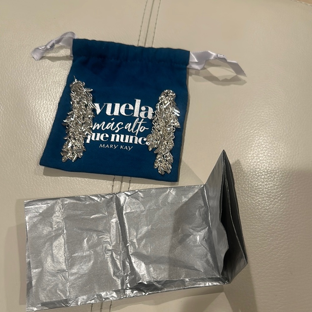 Chic Silver Leaf Drop Earrings - image 6